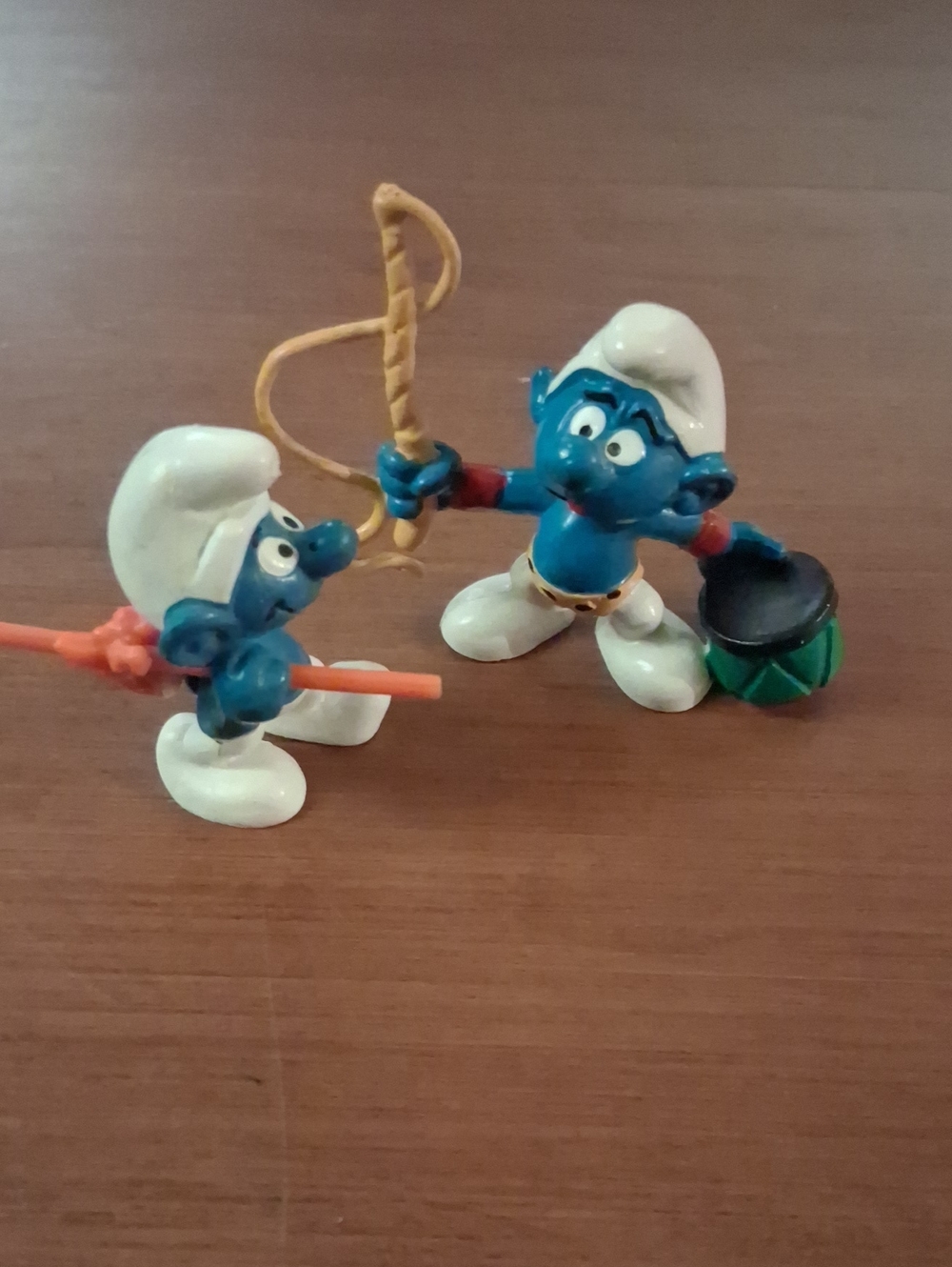 Lot Of 2 Vintage Smurfs Schleich Peyo Lion Tamer And Wanderer Smurf Germany